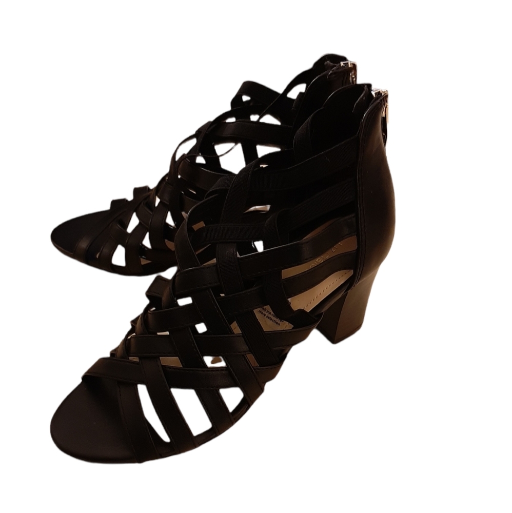 Liz Claiborne heels. Size 5 1/2